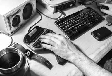 曼联今夏可能放走四名门将，奥纳纳、巴延德尔在列